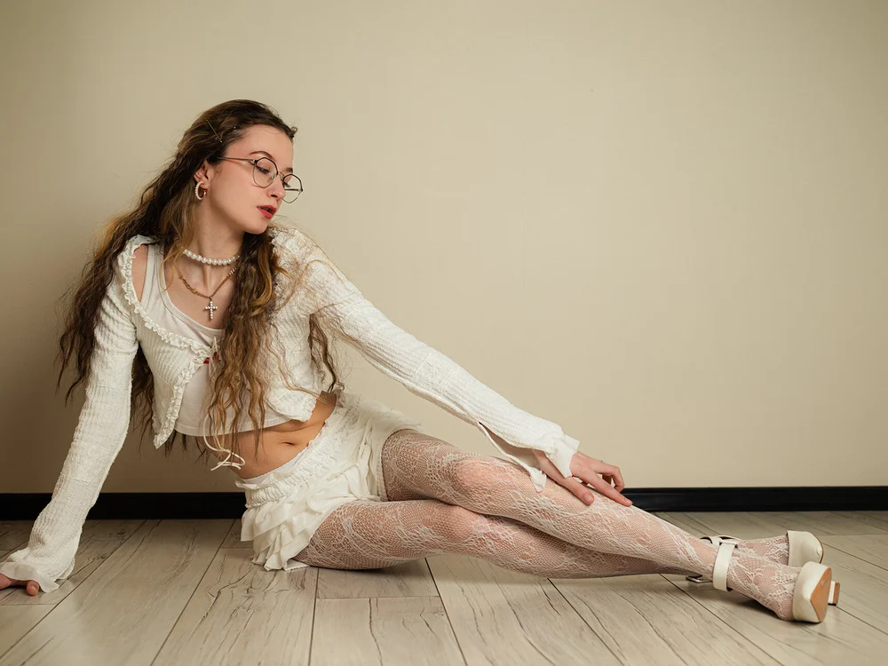 AmelieViolet is live now