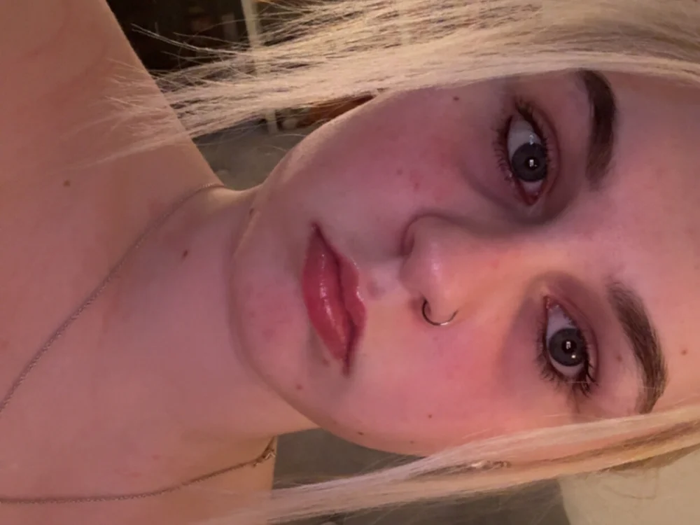 sluttyskyeee is live now