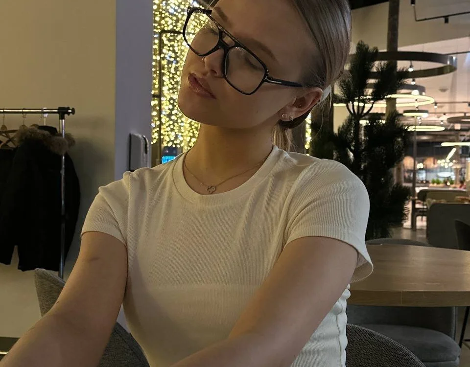 flooora_0 is live now