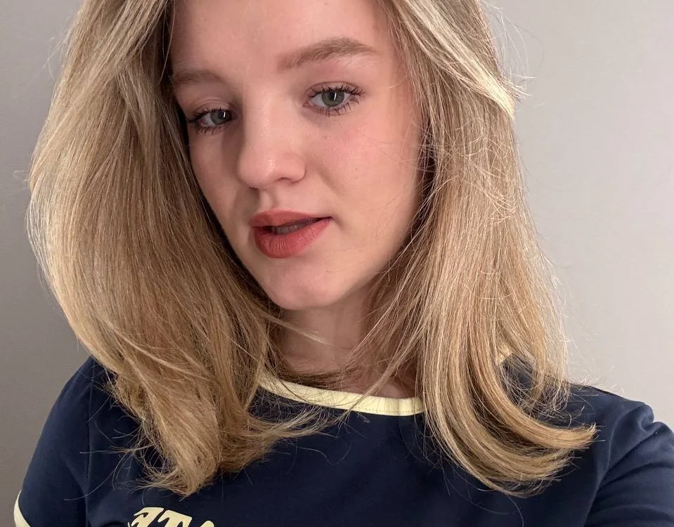 MariaMedow is live now