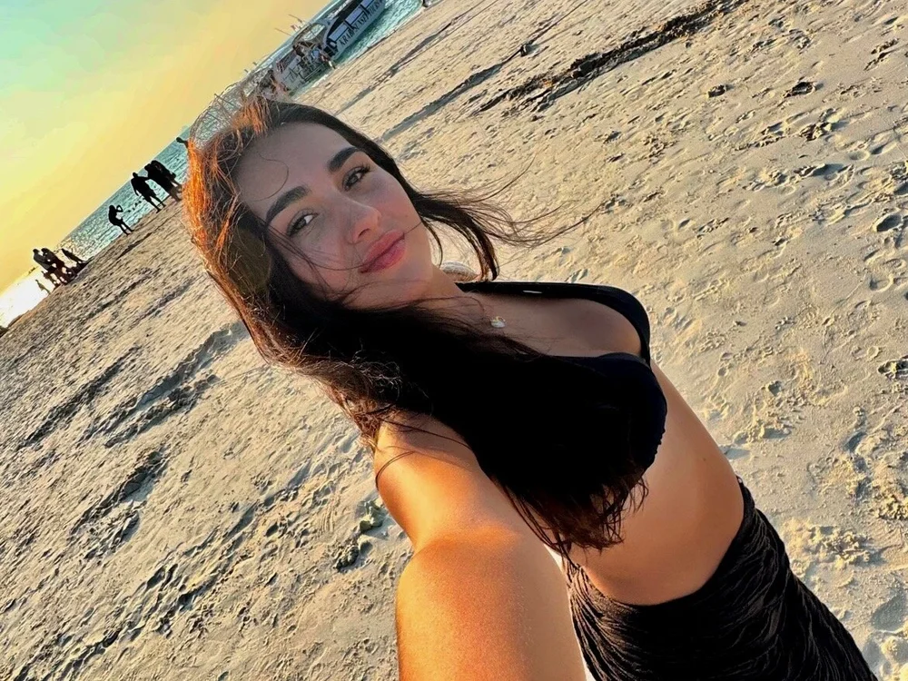 sarahsparkles20 is live now