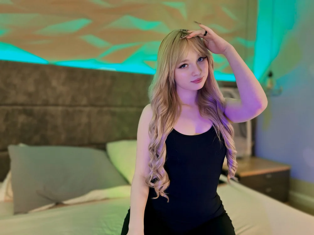 Shy_Barbie is live now