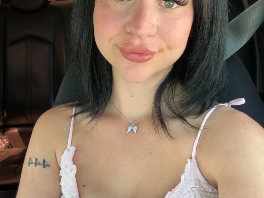 Tiffytooopretty is live now
