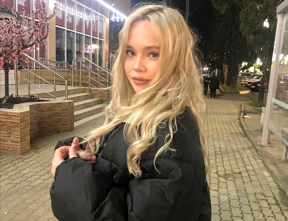 GooLana is live now