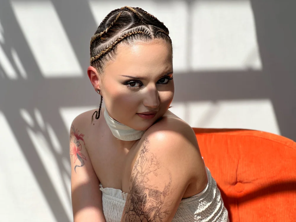BlondyDream_ is live now