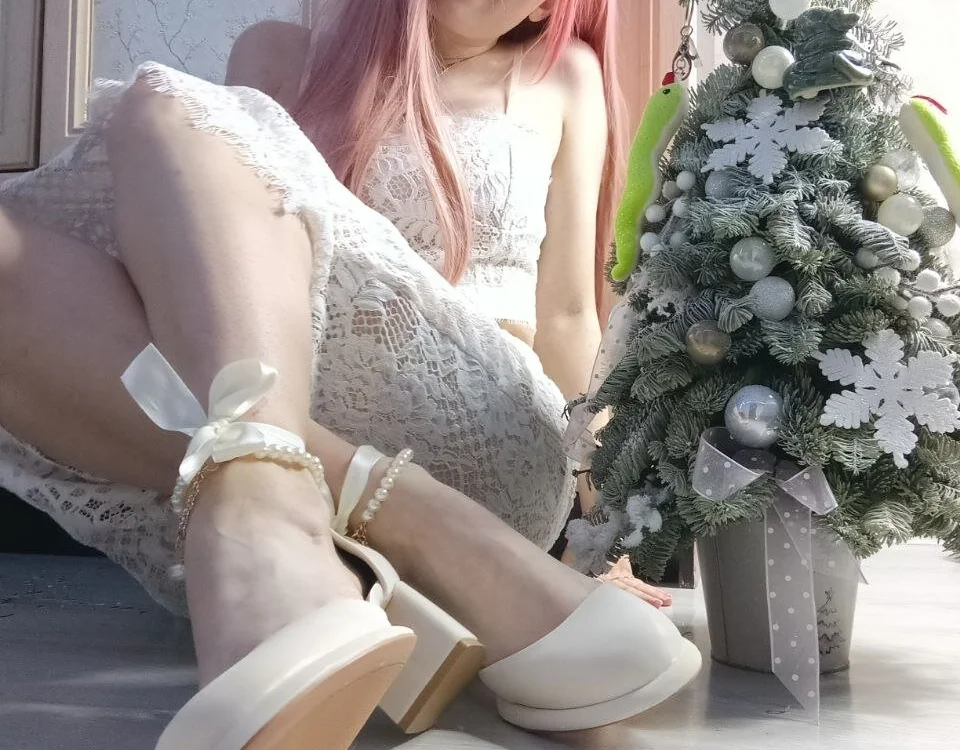 CutiePatoootie is live now