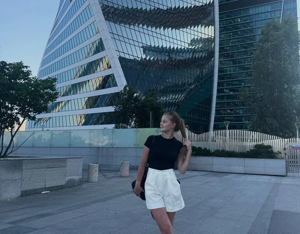 TessSamul is live now