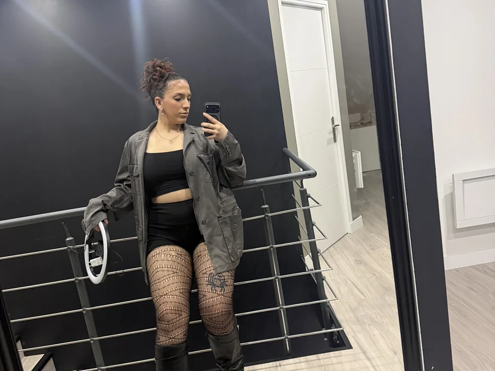 georginamoor is live now