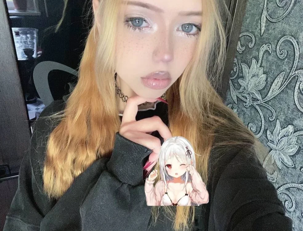 AliceGorley is live now