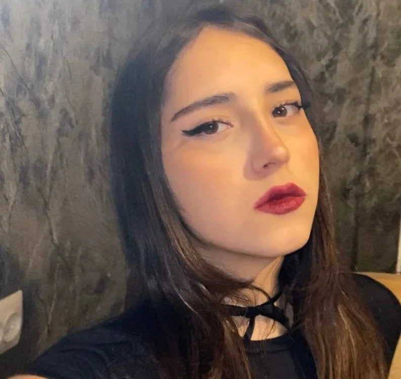 Effy_Royse is live now