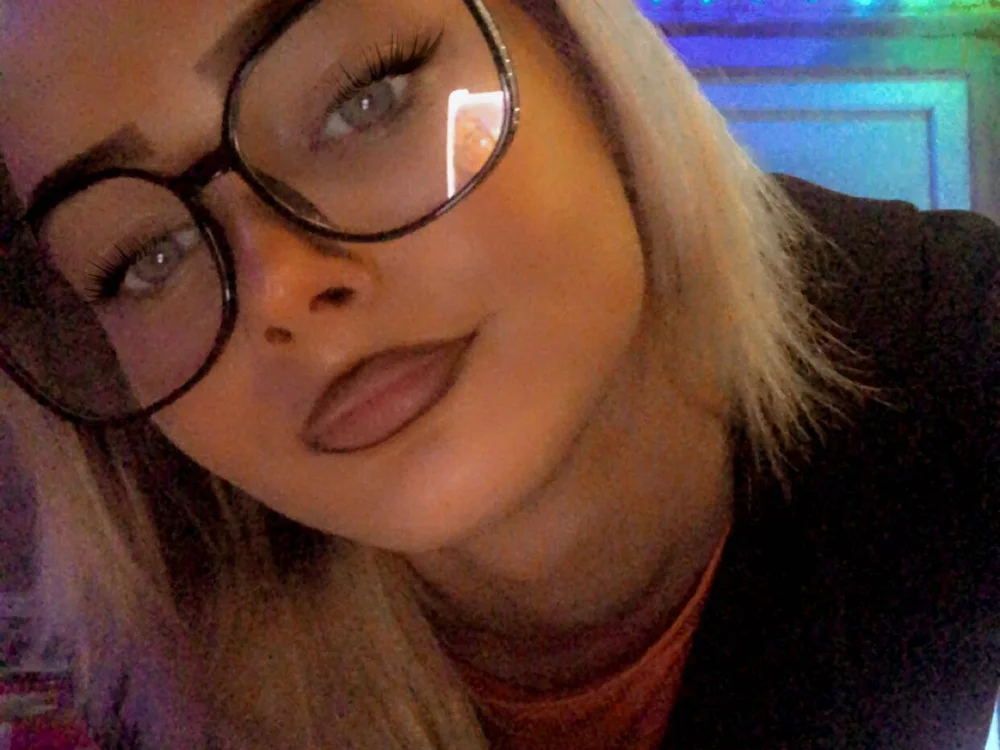 Barbika19 is live now