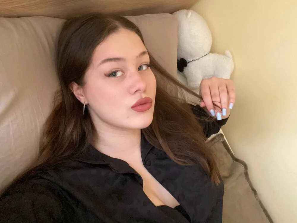 KristiGroune is live now