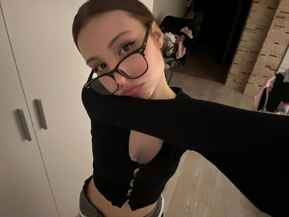 TheresaKloer is live now