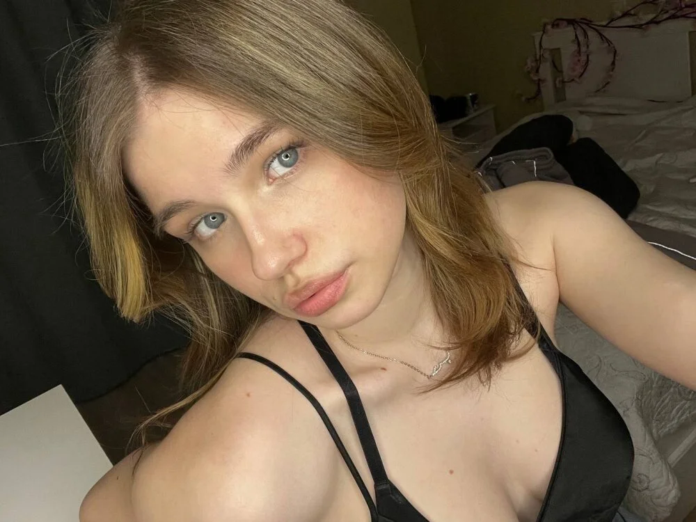 EarthaStinett is live now