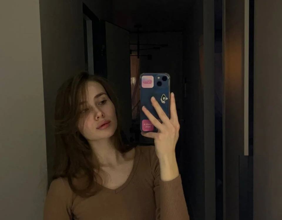 MonetLeitman is live now