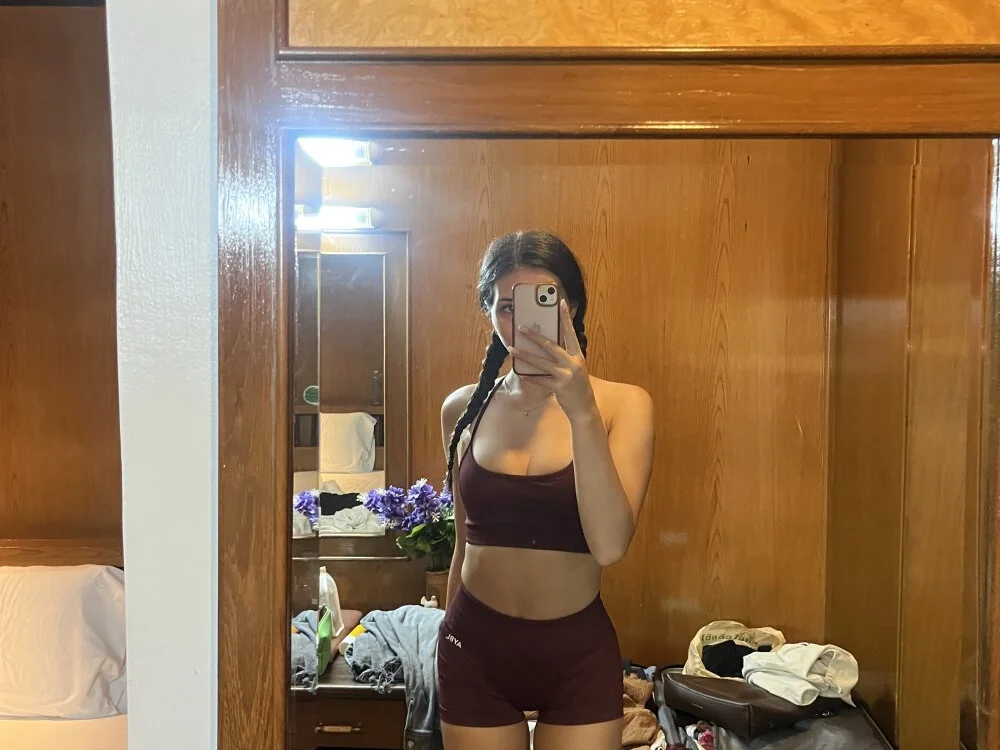 Ellamay06 is live now