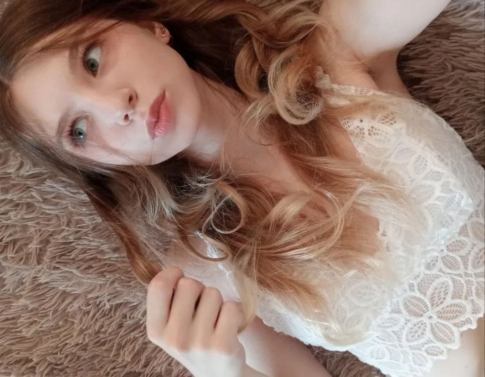 FruityXo is live now