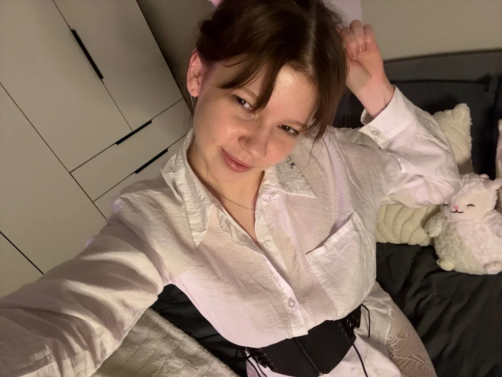 karalinhks is live now