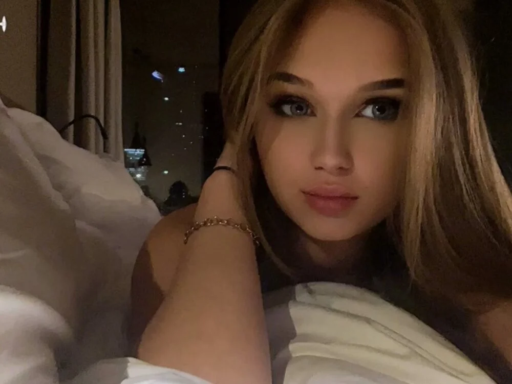 Hannah-2007 is live now