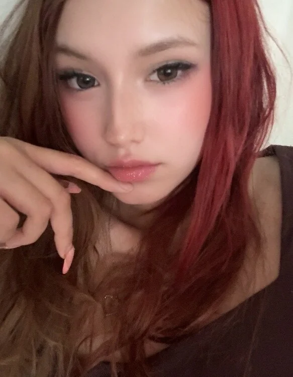 CuteLolaa is live now
