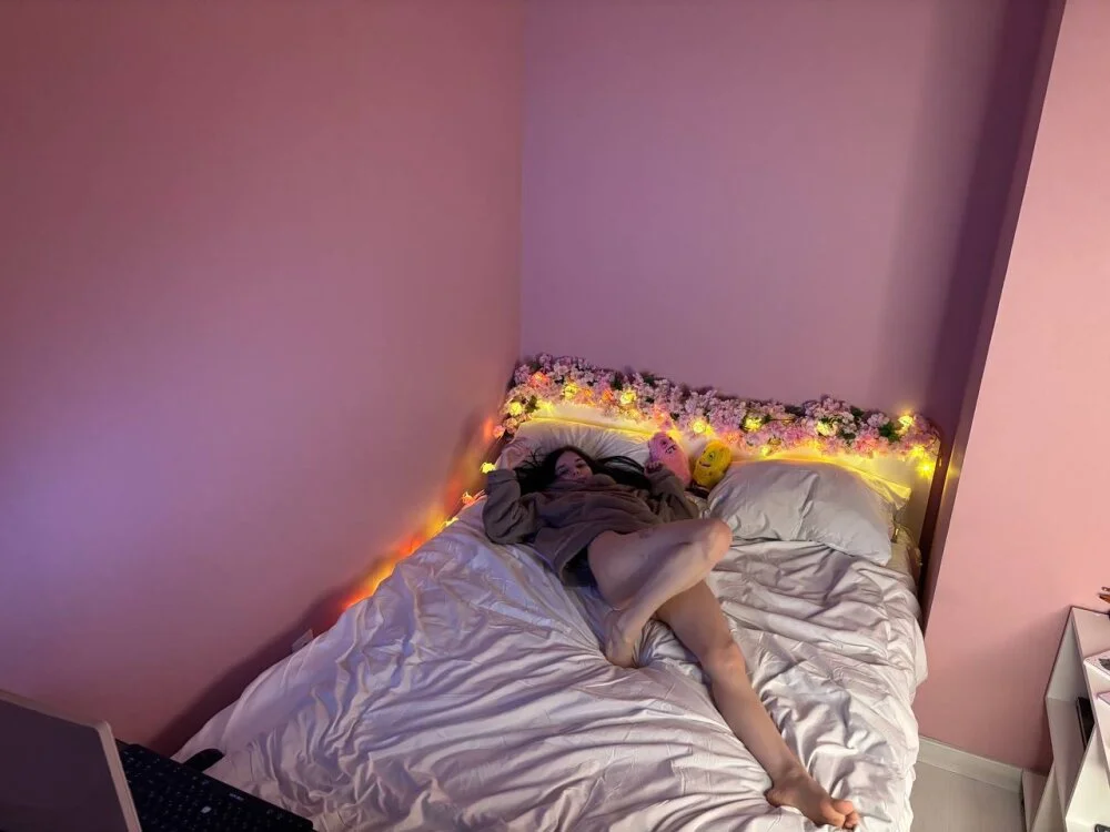 indulgencex__ is live now