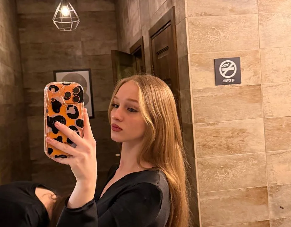 Anika_Socutehe is live now