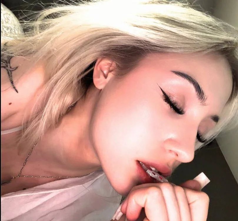 Lynnelsu is live now