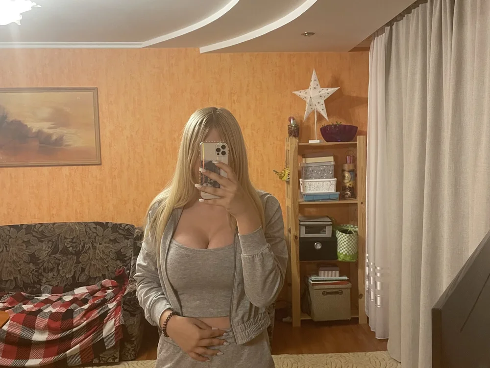 Victoria_ooo is live now