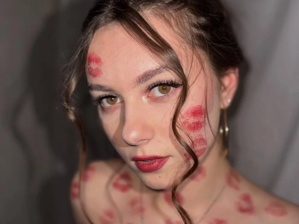 StephaniCute is live now