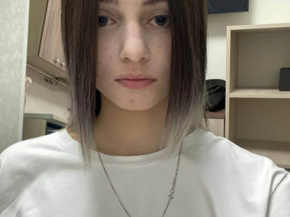 AidaGloshen is live now