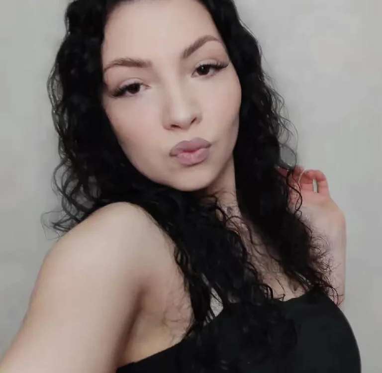 SharieLangan is live now