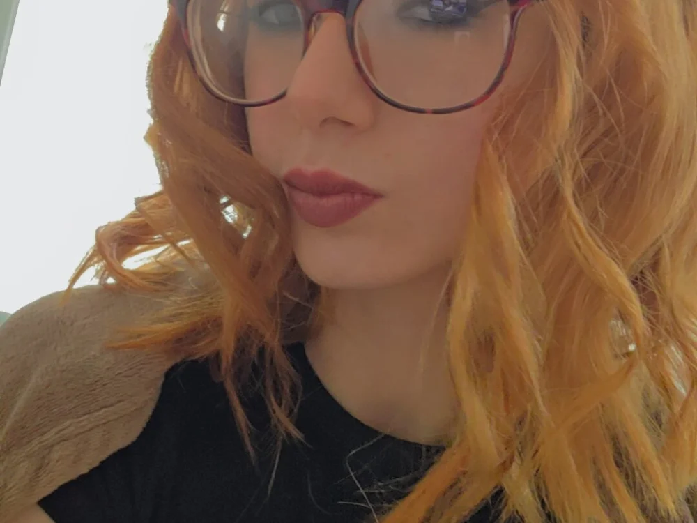 SweetAnnaX is live now